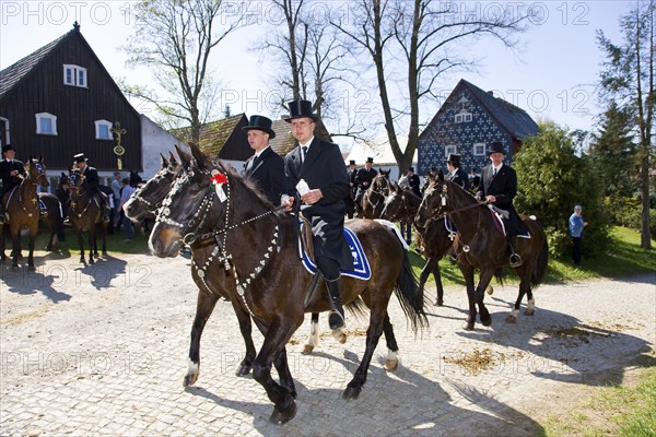 Every year at Easter there are about 5 processions in Lusatia, each with about 200 riders. The