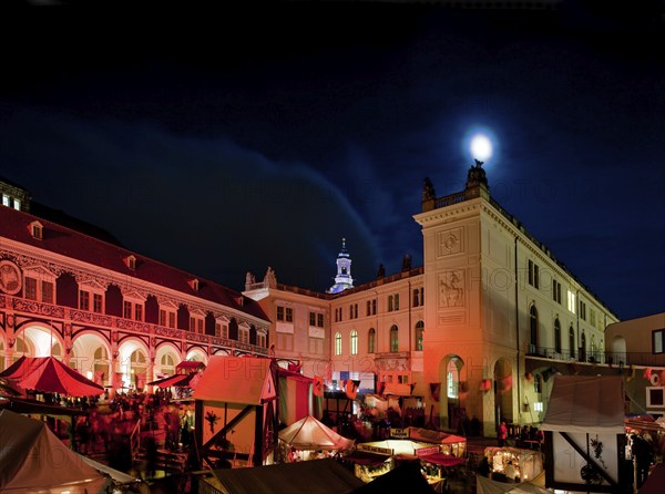 The nostalgic Christmas market in the stable yard of Dresden's Residence Palace also offers quiet
