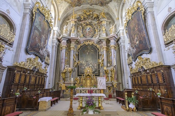 Altar in the Baroque parish church, Waidhofen an der Thaya, Lower Austria, Austria, Europe