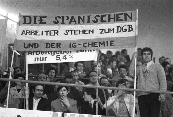 Rally of the Chemical, Paper and Ceramics Workers' Union in the collective bargaining dispute on 16