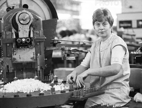 Women's jobs at the appliance manufacturer Krups on 24.06.1975 in Bottrop, Germany, Europe