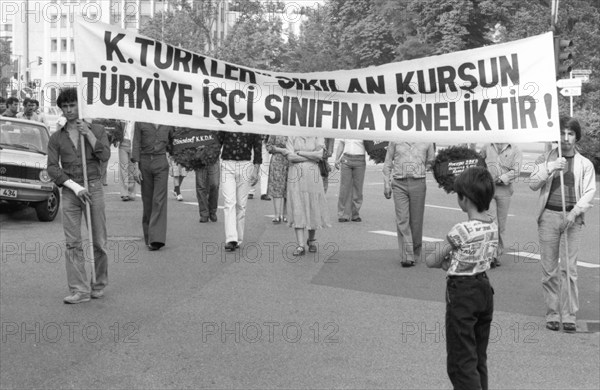 Silent march of Turks, occasion was the murder of trade union leader Kemal Tuerkler in Istanbul. 24