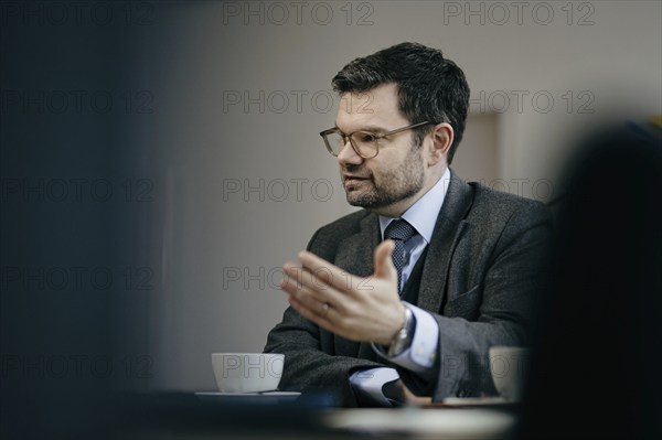 Marco Buschmann (FDP), Bundesminister der Justiz, aufgenommen im Rahmen eines Interview fue NBR in