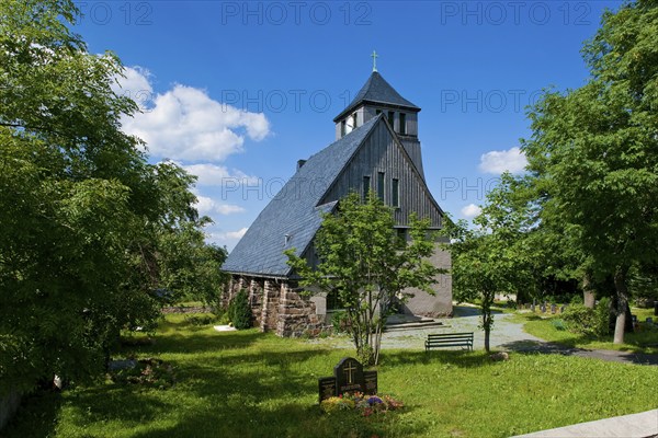 Zinnwald-Georgenfeld is the highest easternmost winter sports centre in the Ore Mountains and,