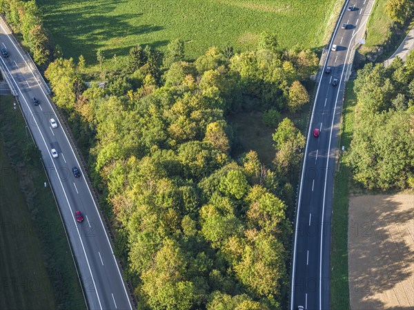 A8 motorway near Hohenstadt in the Swabian Alb. The two directional carriageways separate here. For