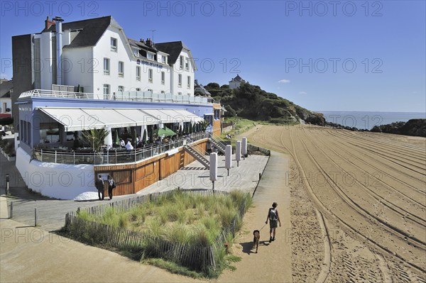 Hôtel de la Plage featuring in the film Les Vacances de monsieur Hulot by the French filmmaker