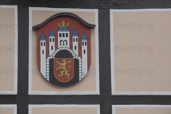 City coat of arms on the half-timbered house at the Werrabrücke, Hann. Münden, Hannoversch Münden,