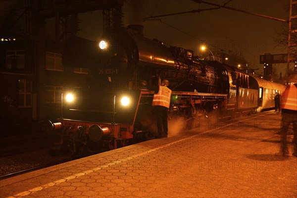 Europe, Germany, Hamburg, steam locomotive 35 1097-1, built in 1959 for the GDR Reichsbahn, night