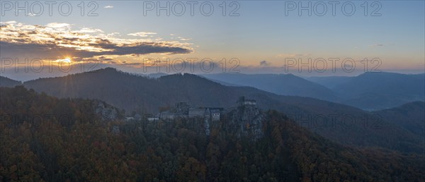 Aggstein castle ruins at sunrise, Schönbühel-Aggstein, Wachau, Lower Austria, Austria, Europe