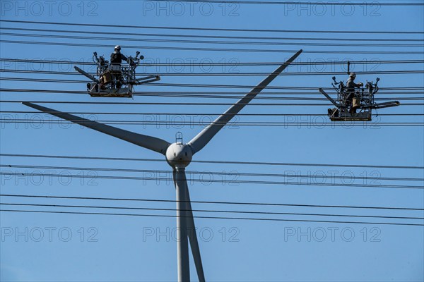 Construction of a new line route, 380 KV extra-high voltage line between Osterath and Gohr, near