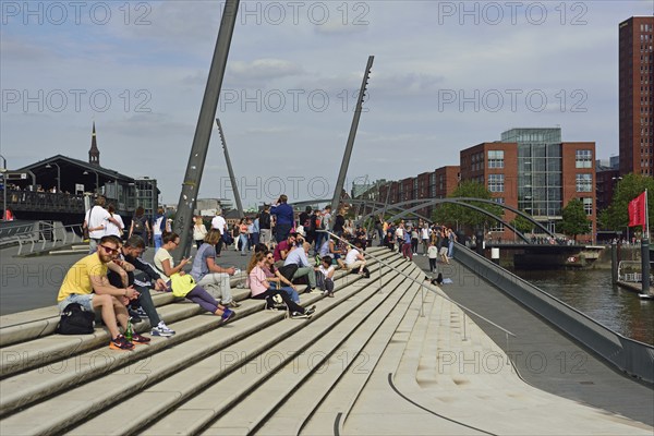 Hamburg, Elbe, Baumwall, new Elbe promenade