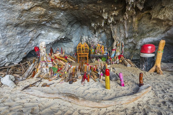 Princess cave at Phra Nang beach near Krabi, fertility, fertility temple, penis, dildo, penis