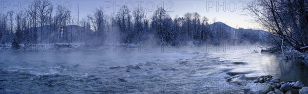 Sunrise on the Isar, Isar floodplains in winter, near Arzbach, Lenggries, Upper Bavaria, Bavaria,