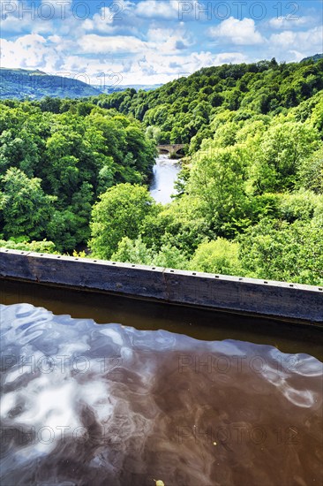 Pontcysyllte Aqueduct, navigable trough bridge, Llangollen Canal, River Dee, Trevor, Llangollen,