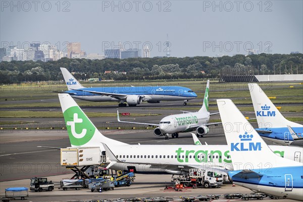 Amsterdam Schiphol Airport, aeroplanes on the taxiway, at the terminal, Gate D, check-in, apron,