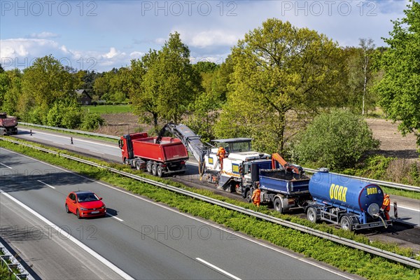 Motorway construction site on the A3 between Hünxe and Emmerich, in both directions, near Rees,