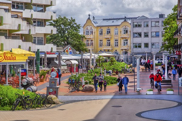 Centre with hotels in the district of Duhnen, North Sea spa town of Cuxhaven, North Sea coast,
