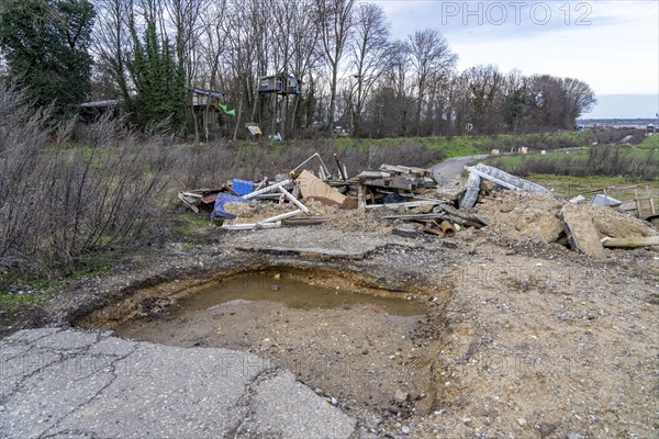 Barricades, obstacles, in the camp of climate activists in the rest of the village of Lützerath,