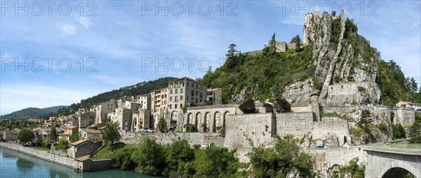 Sisteron. The citadel overlooking the Durance river, Alpes-de-Haute-Provence. Provence-Alpes-Côte