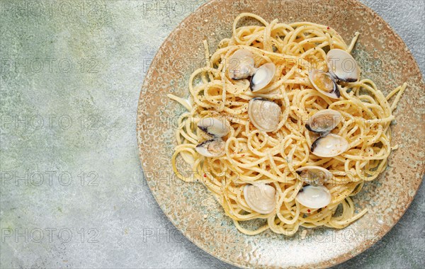 Spaghetti vongole, venerki, homemade, no people