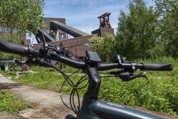 Cycling in the Ruhr region, by bike, e-bike, at the Zollverein Coal Mine Industrial Complex World