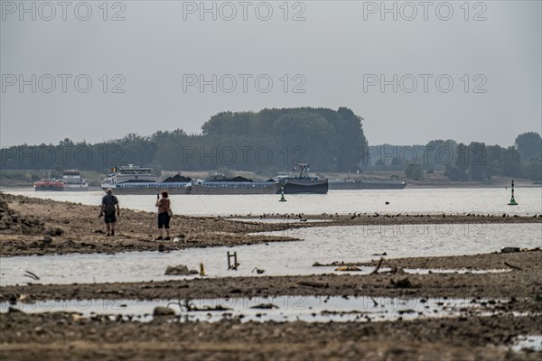 Rhine at Emmerich, extremely low water, Rhine level at 0 cm, falling trend, North Rhine-Westphalia,