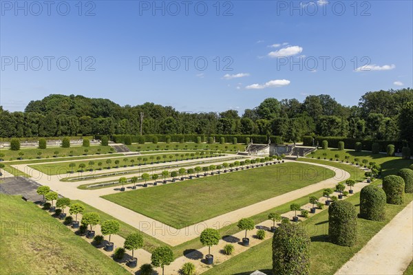 The Grosssedlitz Baroque Garden with the Friedrich Palace is located on a hill on the left bank of