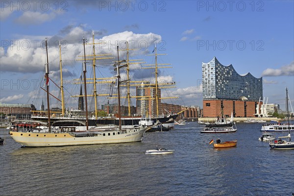 Europe, Germany, Hanseatic City of Hamburg, harbour, Elbe, arrival parade of the restored