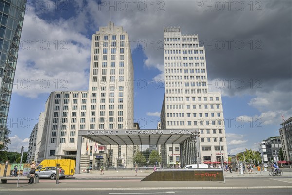 Train station, Hotel Ritz Carlton, Beisheim Centre, Potsdamer Platz, Tiergarten, Mitte, Berlin,
