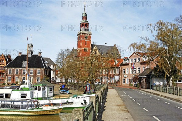 Museum harbour, passenger ships, canal boat, Waageplatz, Alte Waage, town hall, Leer, East Frisia,