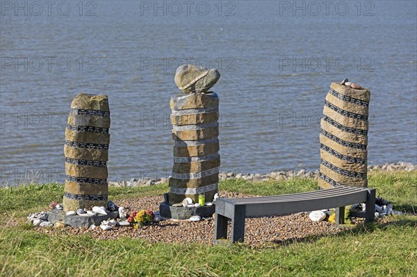 Memorial site for those buried at sea, harbour, Strucklahnungshörn, Nordstrand, North Frisia,