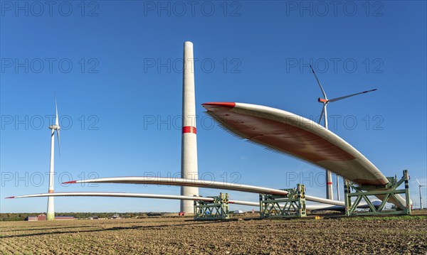 Wind farm near Bad Wünnenberg, construction site, toothing on the rotor blades, so-called