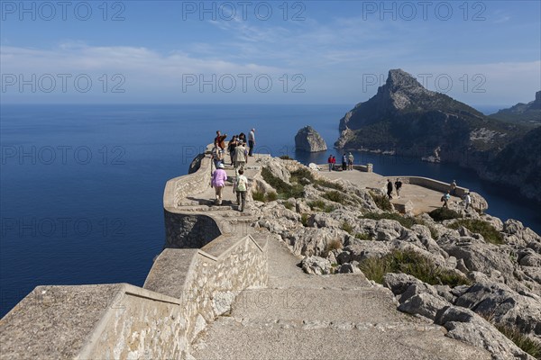 Tourists, Punta de la Nao with viewing terrace Mir ador Es Colomer, Majorca, Balearic Islands,