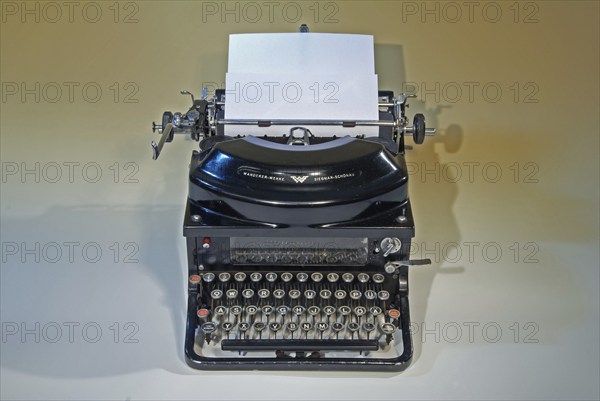 Old mechanical typewriter, Continental brand, hiker-Werke in Siegmar-Schönau, with silencer, 1930s