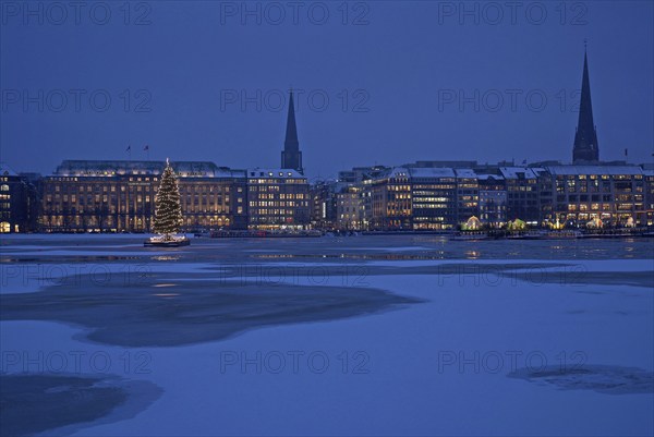 Germany, Hamburg, City, Inner Alster Lake, evening light, blue hour, Ballindamm, Christmas tree on