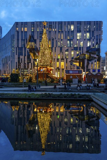 Christmas market, at the Kö-Bogen shopping centre, in the city centre of Düsseldorf, at the back