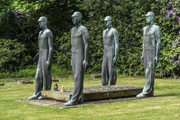 Rotthauser cemetery in Gelsenkirchen, memorial and burial ground of the victims of the mining