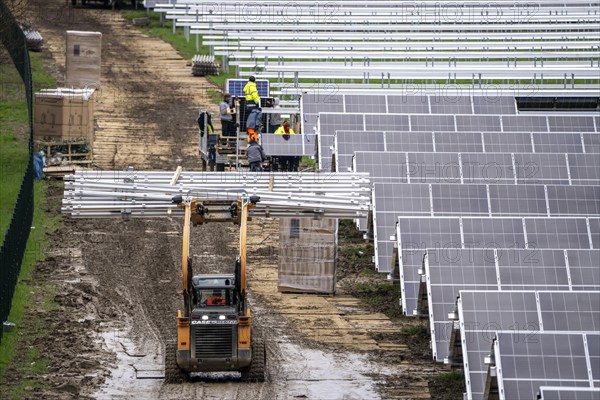 Construction of a solar park in Neukirchen-Vluyn, over 10, 000 solar modules will be installed on 4