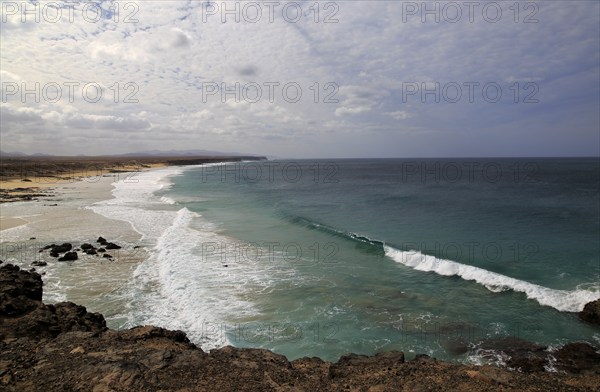 Rugged Atlantic Ocean coast at El Cotillo, Fuerteventura, Canary Islands, Spain, Europe
