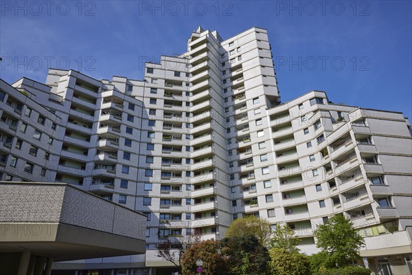 White Giant tower block and residential complex by architect Ewald Baumeister in Gelsenkirchen,