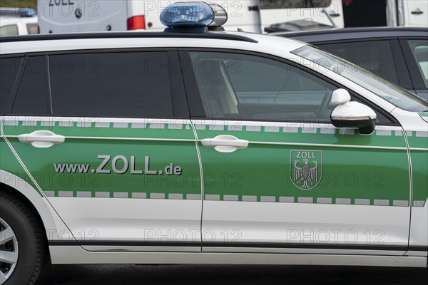 Joint inspection by customs and police, on the A3 motorway towards Cologne, at the Stindertal
