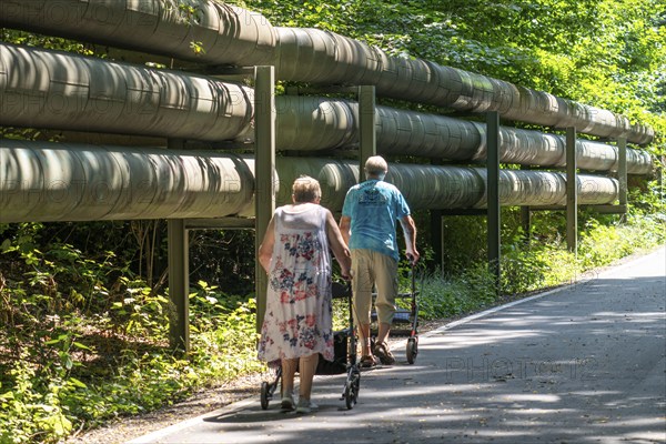 Lothringentrasse, in the north of Bochum, Bochum-Grumme, district heating lines, senior citizens