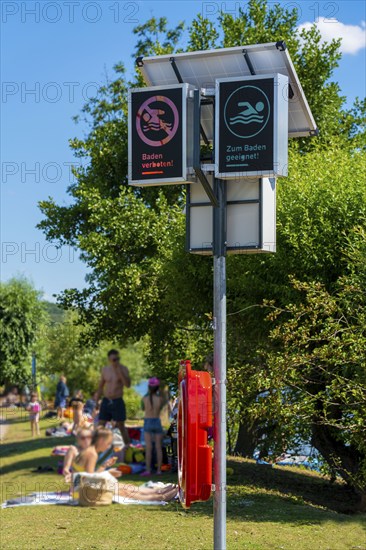 Bathing area in the Ruhr near Bochum-Dahlhausen, bathing traffic light, indicates whether bathing