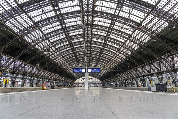 3-day strike by the railway union GDL, only very few local and long-distance trains run, empty