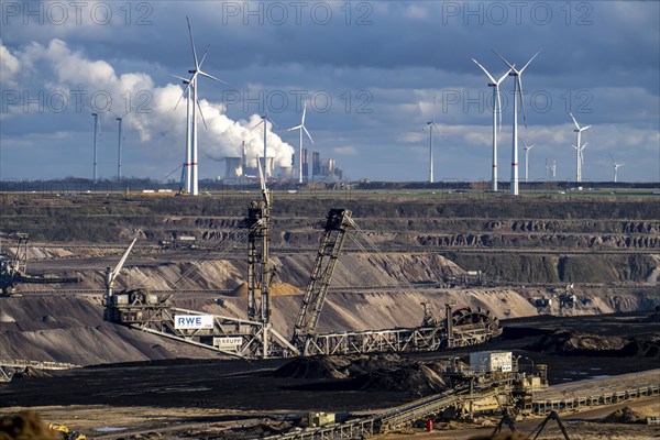Opencast lignite mine Garzweiler 2, excavator 288, bucket wheel excavator, excavates lignite,