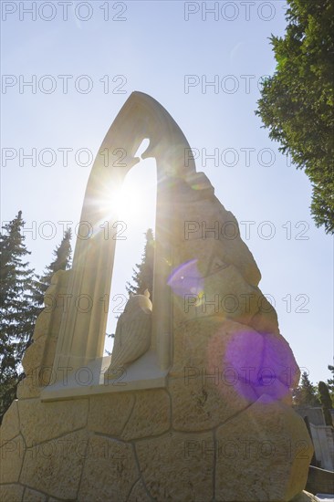 A new monument can be seen at Caspar David Friedrich's grave in Dresden's Trinitatisfriedhof