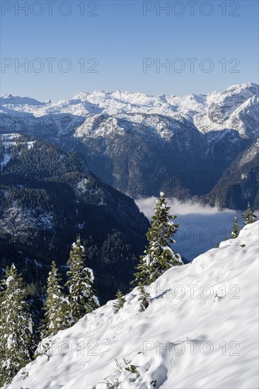 Snow-covered mountain landscape with mountain panorama on the Jenner, view of the Steinernes Meer,