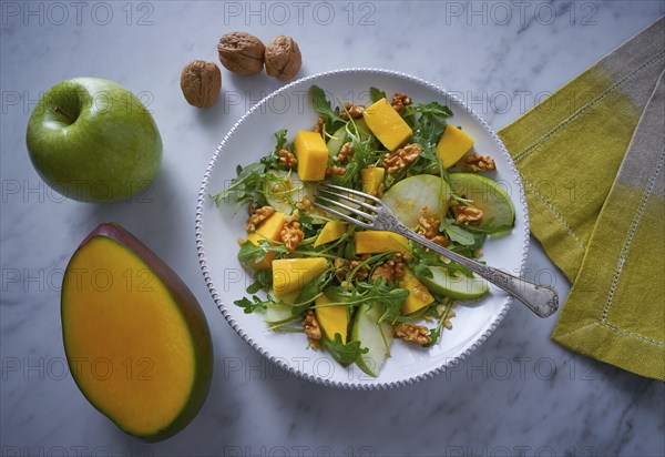 Arugula mango and apple salad healthy for heart