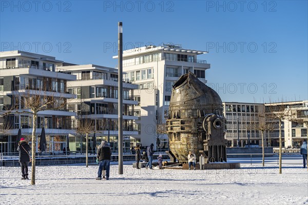 Thomas pear at the snowy Phoenix Lake in Dortmund, North Rhine-Westphalia, Germany, Europe
