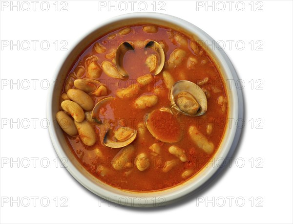 Fabes con almejas beans with clams recipe from Asturias in Spain